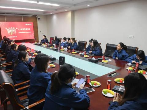 女神节快乐 | 愿你熠熠青春，绽放光线